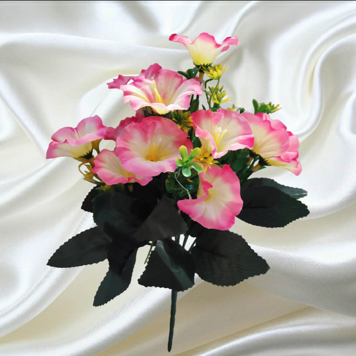 30cm Petunia Bouquet pink/cream