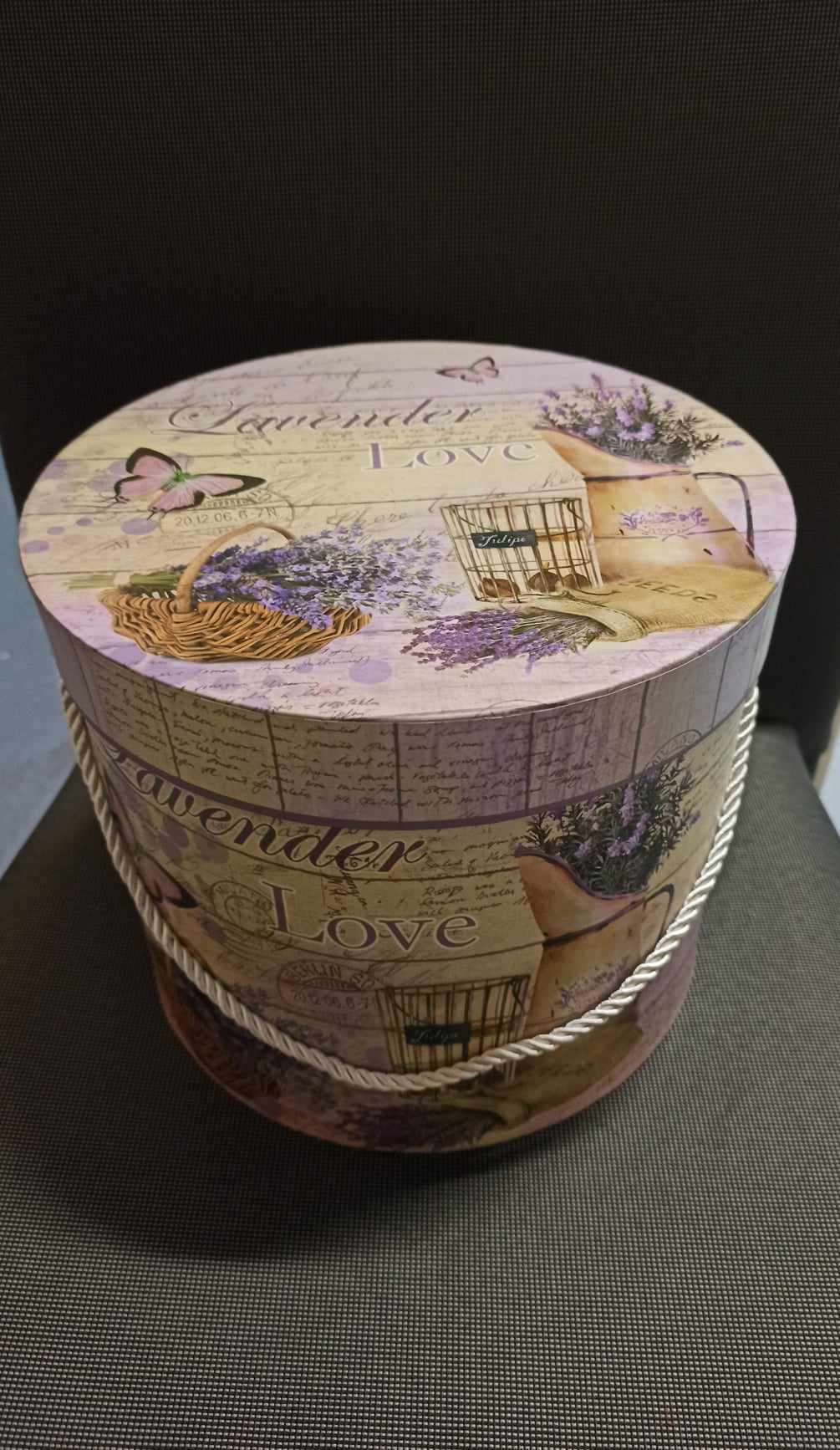 Hat box lavender love 23cm x 19cm - Evergreen Silk Plants