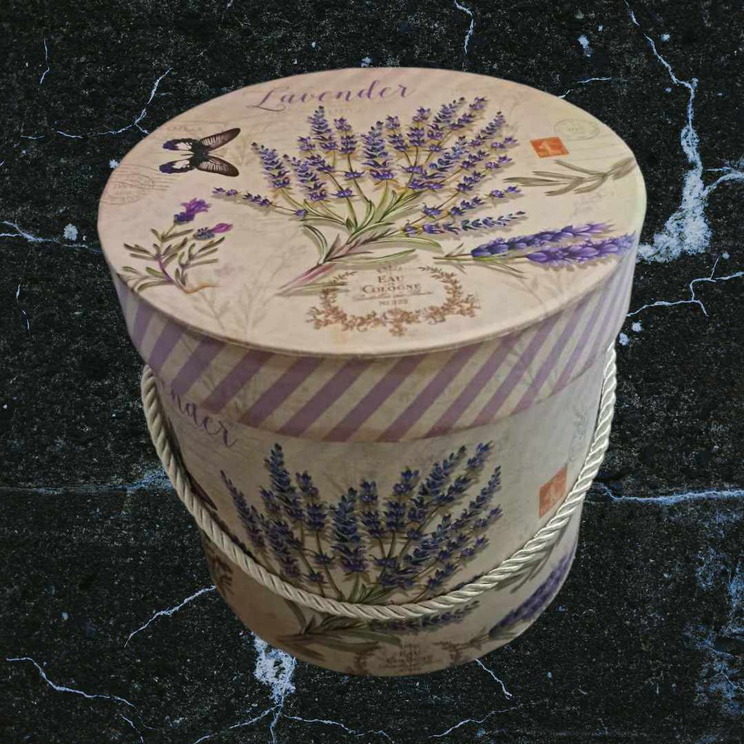 Hat box lavender 23cm x 19 cm - Evergreen Silk Plants