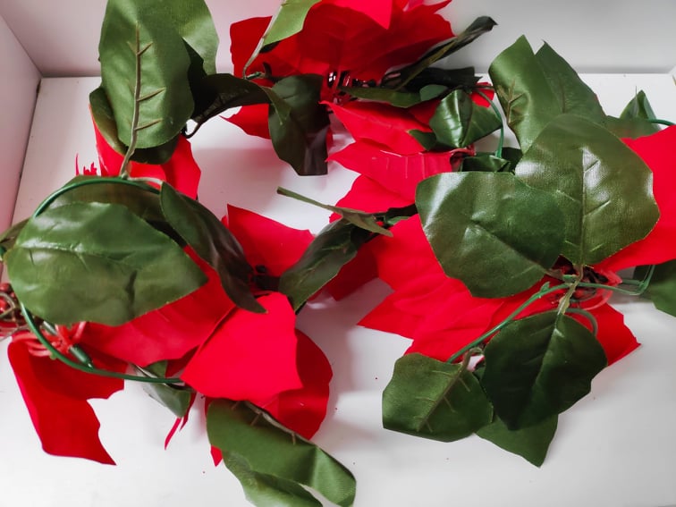 Christmas Poinsettia Garland | Evergreen Silk Plants